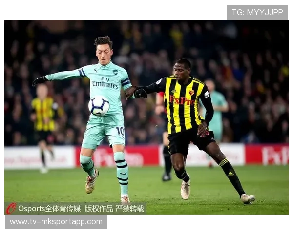 厄德高弧顶分球，阿森纳肋部打穿防线，阿森纳雪藏厄齐尔